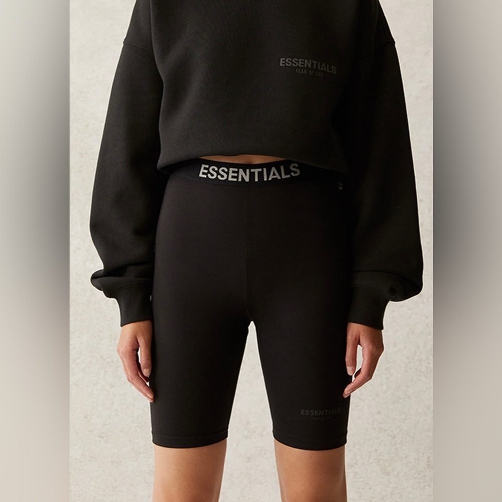 Essentials Fear Of God Black Biker Shorts - Picture 2 of 2